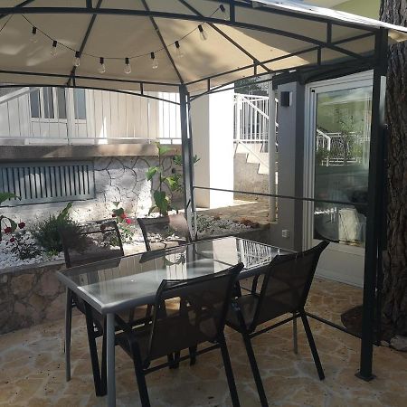 Mala Kuca Ispod Borova Villa Primošten Kültér fotó