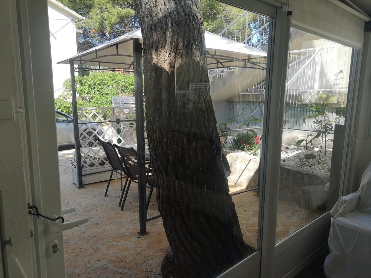 Mala Kuca Ispod Borova Villa Primošten Kültér fotó