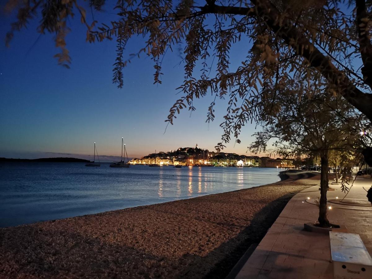 Mala Kuca Ispod Borova Villa Primošten Kültér fotó