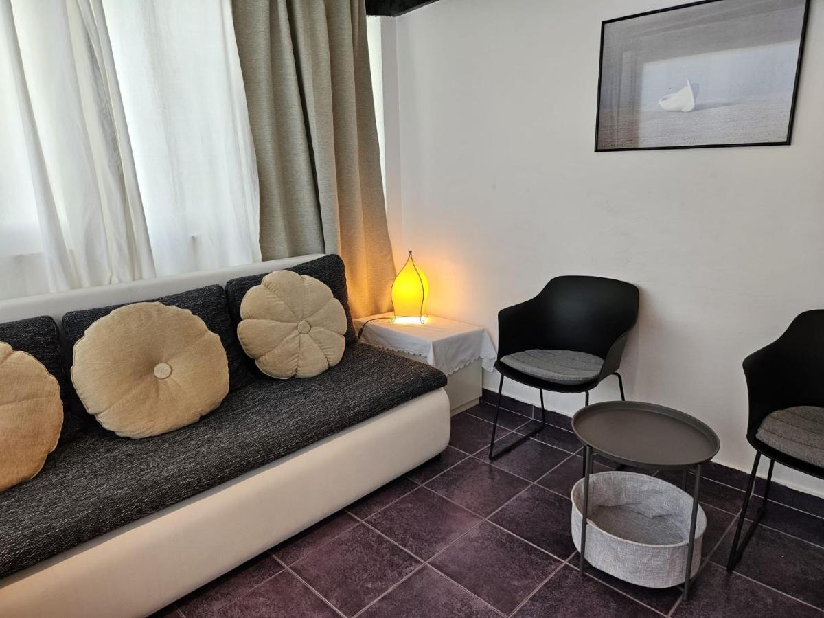 Mala Kuca Ispod Borova Villa Primošten Kültér fotó